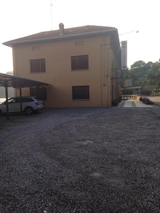Gozzano B&B Notte Sul Lago المظهر الخارجي الصورة